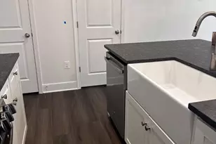 2504 W Peninsula Dr, Baltimore, MD 21230 - Photo 20