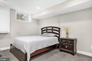 932 S Clinton Street S, Baltimore, MD 21224 - Photo 26