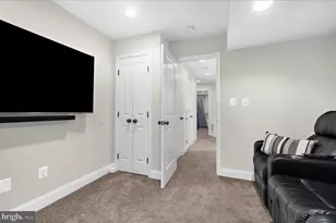 932 S Clinton Street S, Baltimore, MD 21224 - Photo 30