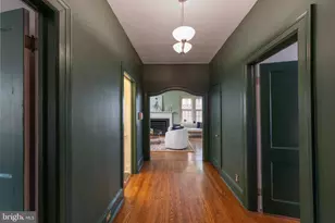 102 W 39th St, Baltimore, MD 21210 - Photo 2