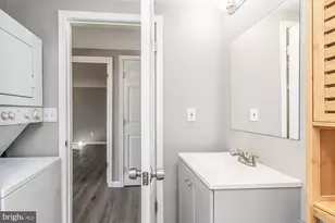 4006 Pinewood Ave, Baltimore, MD 21206 - Photo 12