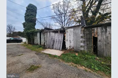 Garages Behind 3604 Howard Park Ave, Baltimore, MD 21207 - Photo 4