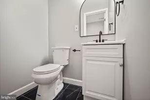 217 N Port St, Baltimore, MD 21224 - Photo 12