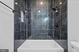 217 N Port St, Baltimore, MD 21224 - Photo 16