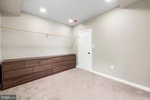 815 E 33rd St, Baltimore, MD 21218 - Photo 32