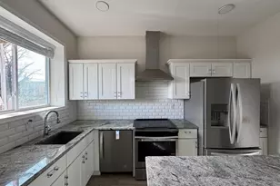 517 E 21st St, Baltimore, MD 21218 - Photo 12