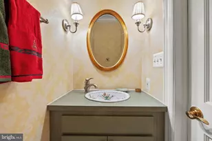 38 Bouton Green Ct, Baltimore, MD 21210 - Photo 14