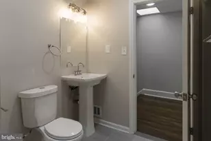 107 Larue Square S, Baltimore, MD 21225 - Photo 14