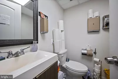 338 N Charles Street, Baltimore, MD 21201 - Photo 48