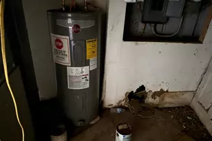 3527 E Fayette St, Baltimore, MD 21224 - Photo 14