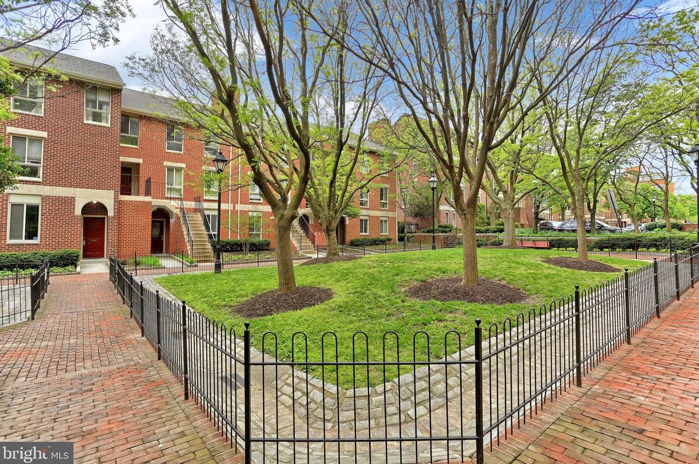 27 Andrew Pl, Baltimore MD  21201-2401 exterior