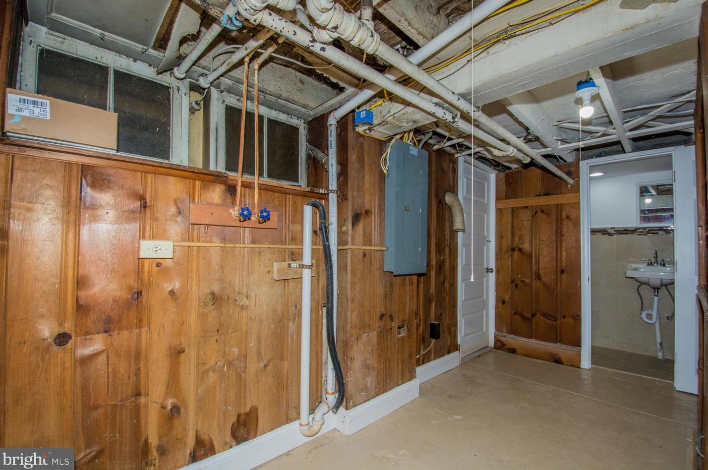 4200 Potter St, Baltimore MD  21229-4122 exterior