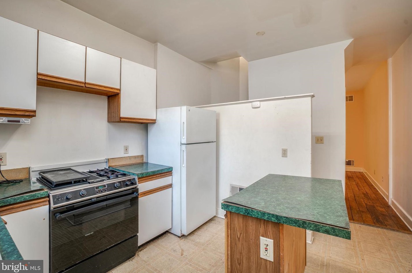 2320 Baltimore St, Baltimore MD  21224-1031 exterior