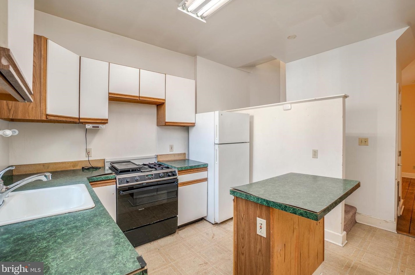 2320 Baltimore St, Baltimore MD  21224-1031 exterior