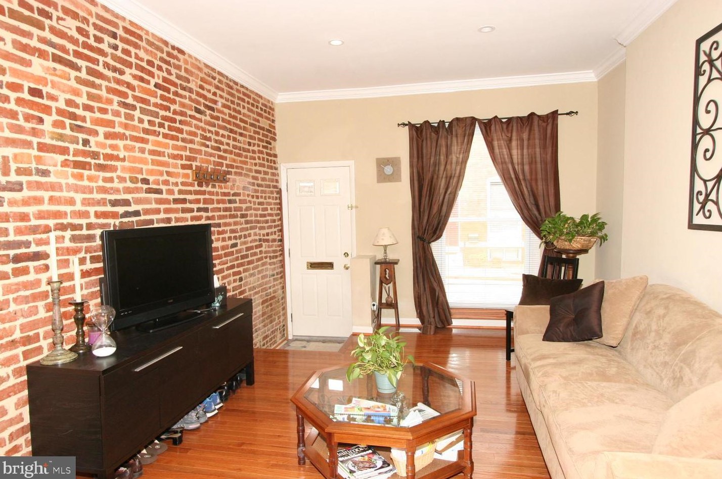 21 Decker Ave, Baltimore, MD 21224-1354