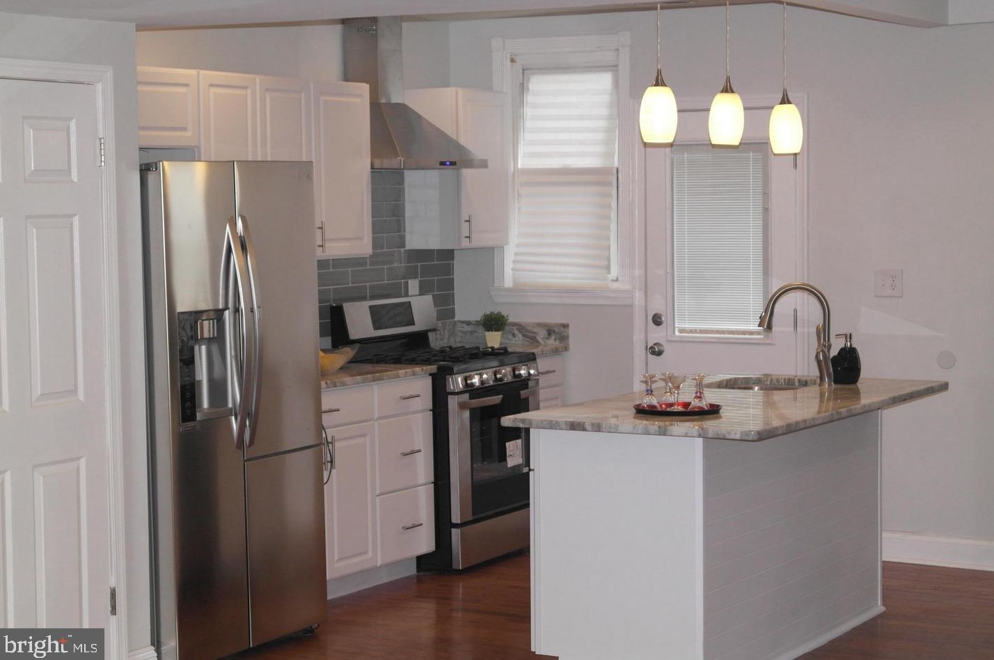 1527 Lochwood Rd, Baltimore, MD 21218-1603