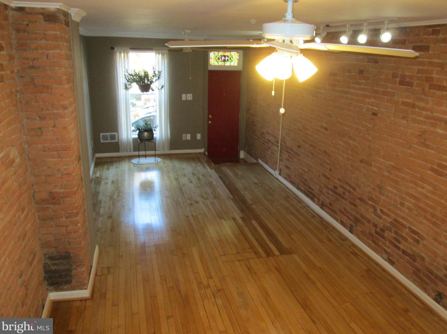 1442 Boyle St, Baltimore, MD 21230-5113