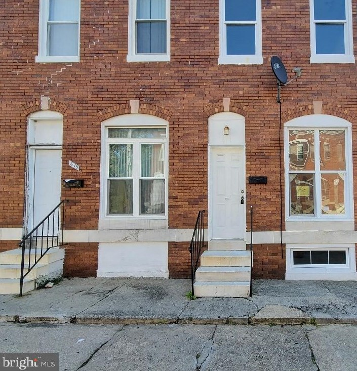 613 Dukeland St, Baltimore, MD 21216-4708