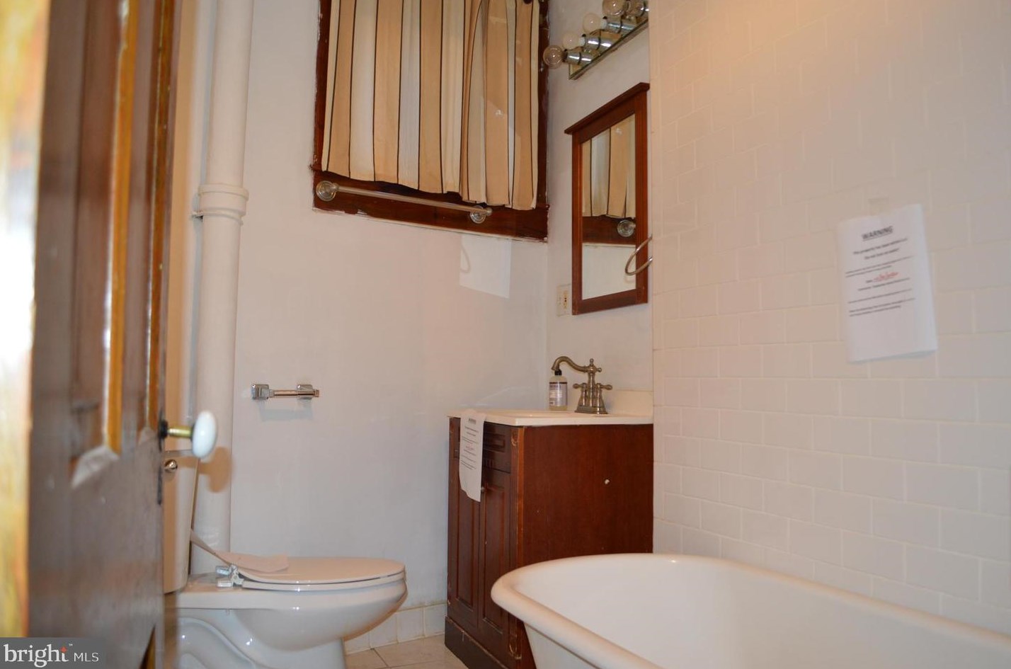 3243 Abell Ave, Baltimore MD 21218-3412 exterior