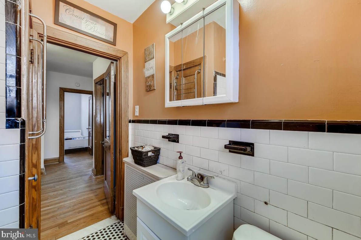 3847 Brooklyn Ave, Baltimore MD 21225-2121 exterior