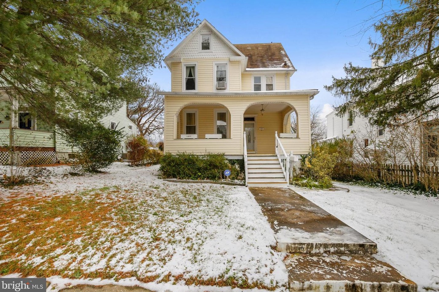 4915 Catalpha Rd, Baltimore, MD 21214-2527