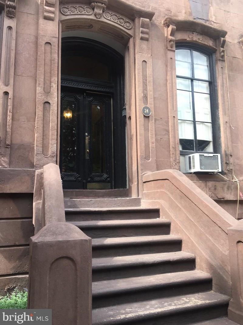 24 E Mt Vernon Pl #3rd Floor, Baltimore, MD 21202