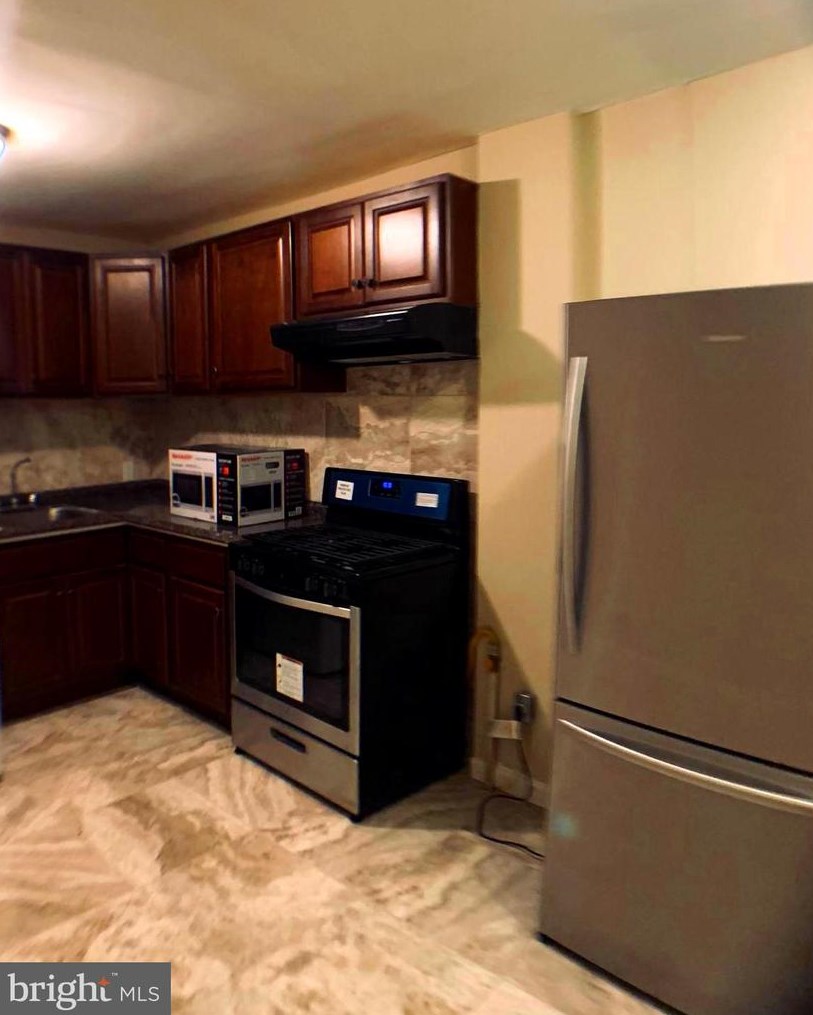 342 22nd St, Baltimore MD  21218-5830 exterior