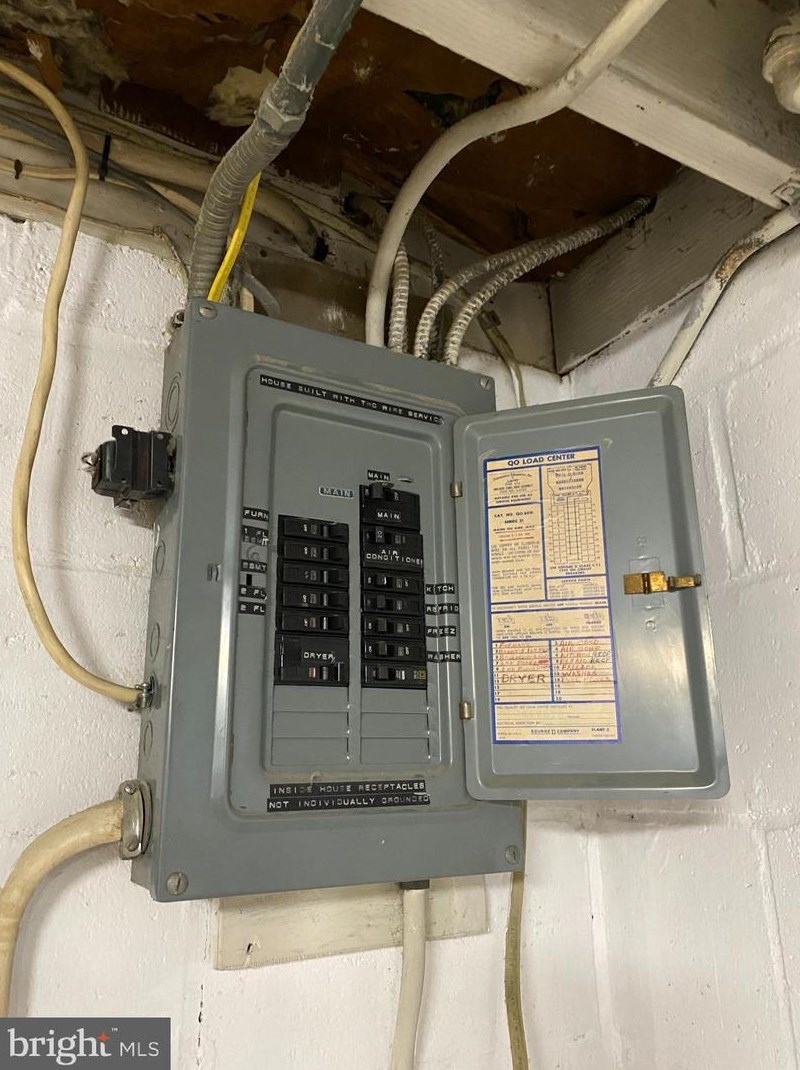 6707 Gary Ave, Baltimore MD  21222-1021 exterior