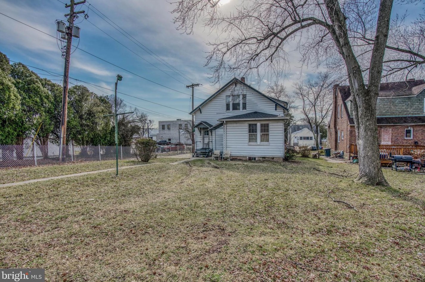 2930 Berwick Ave, Baltimore MD  21234-7621 exterior