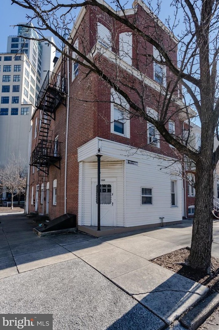 1301 Andre St, Baltimore, MD 21230-5303