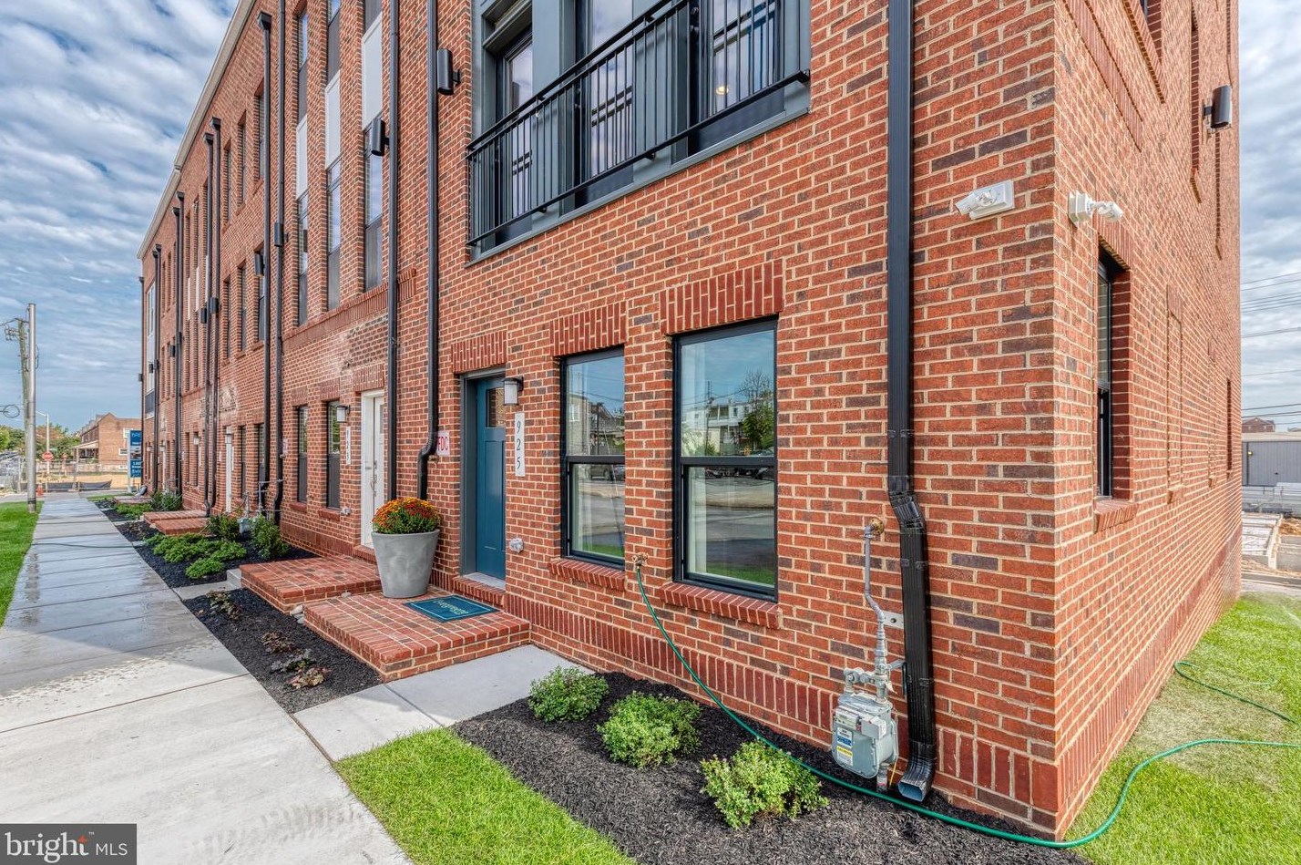 907 Grundy St, Baltimore MD  21224 exterior