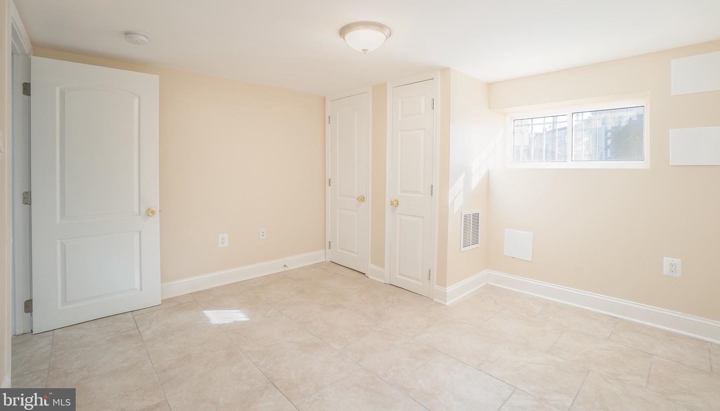 2604 Oliver St, Baltimore MD  21213-3740 exterior