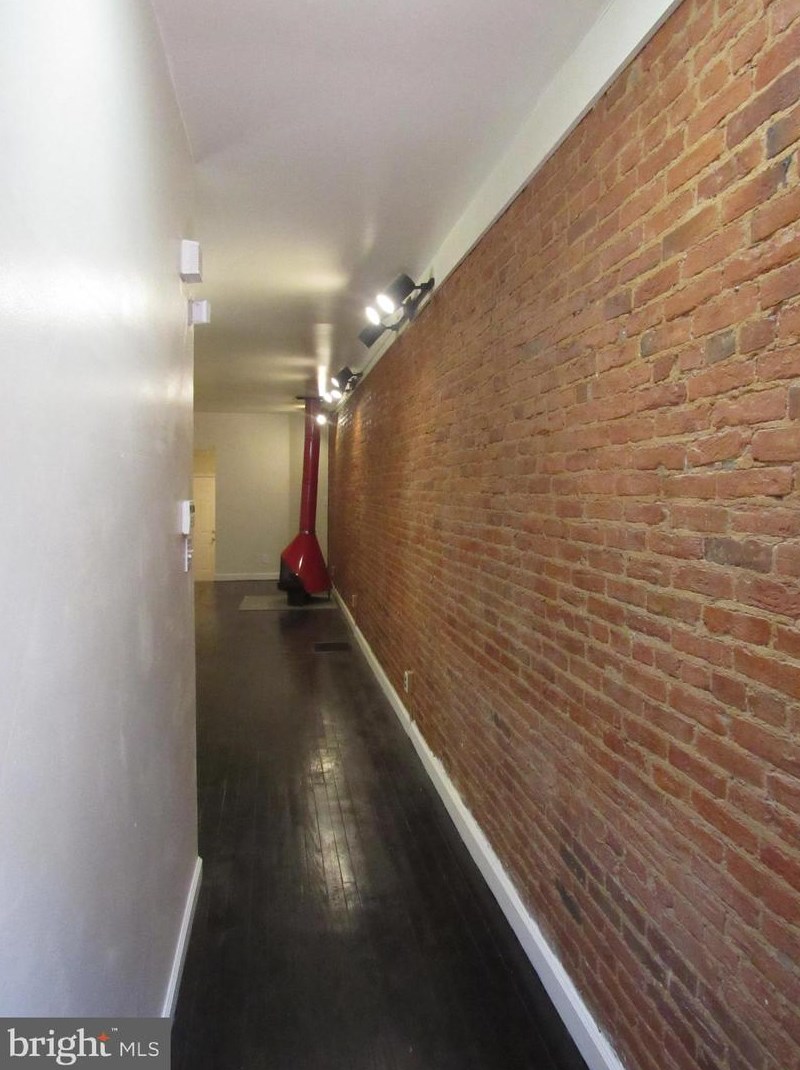 217 Madeira St, Baltimore, MD 21231-1323