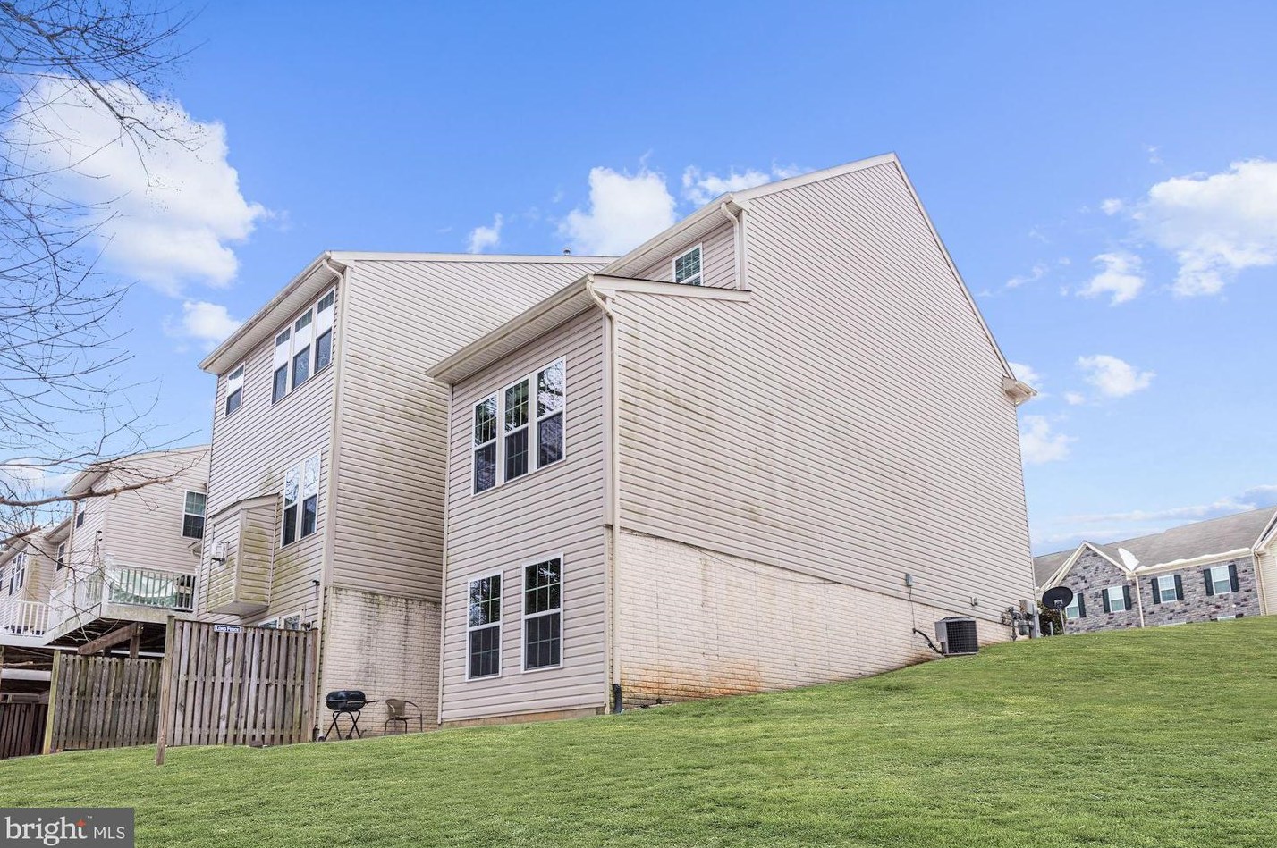 5212 Wyndholme Cir, Baltimore MD  21229 exterior