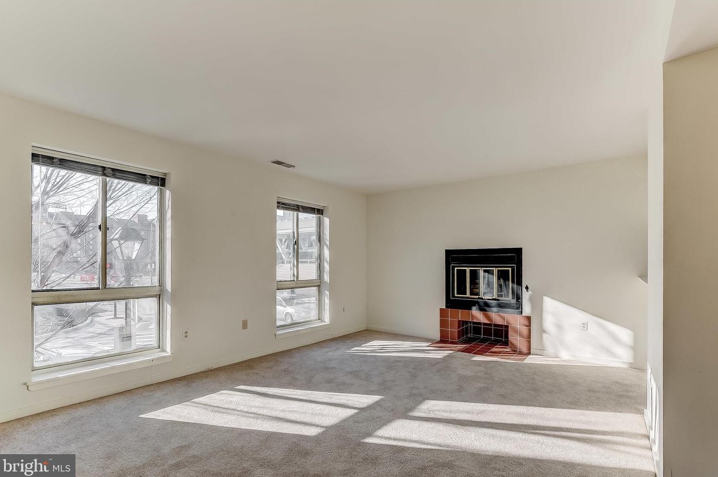 403 Sharp St, Baltimore, MD 21201-2429