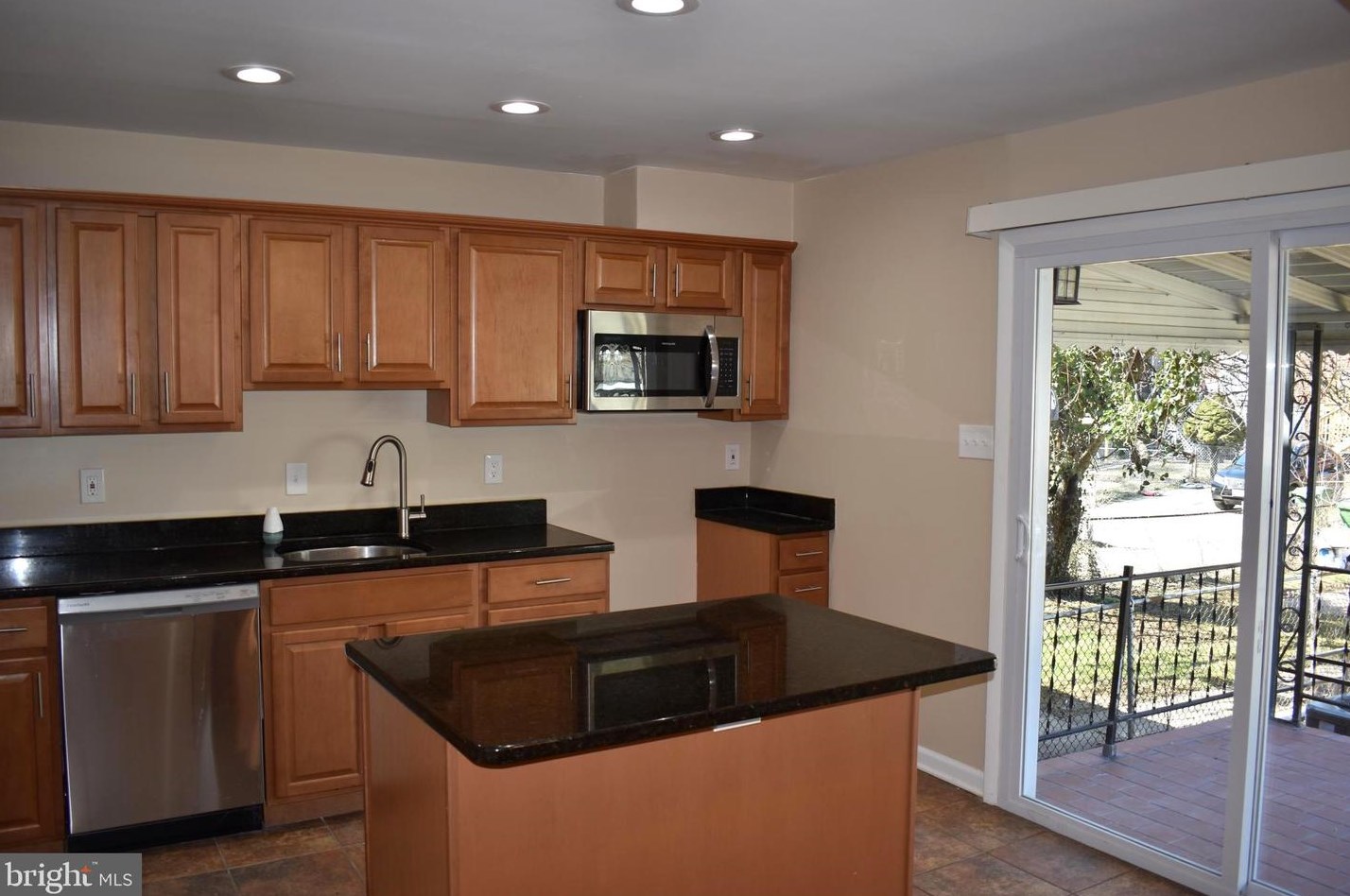 622 Markham Rd, Baltimore, MD 21229-4407