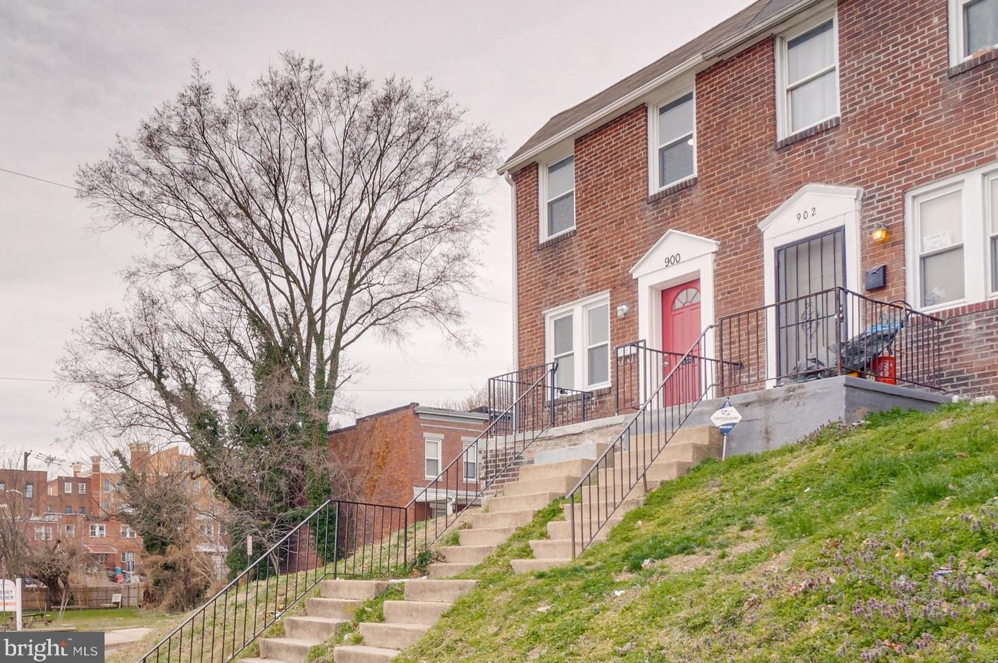 900 Ashburton St, Baltimore MD  21216-4344 exterior