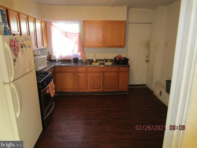 22 Curley St, Baltimore, MD 21224-1329