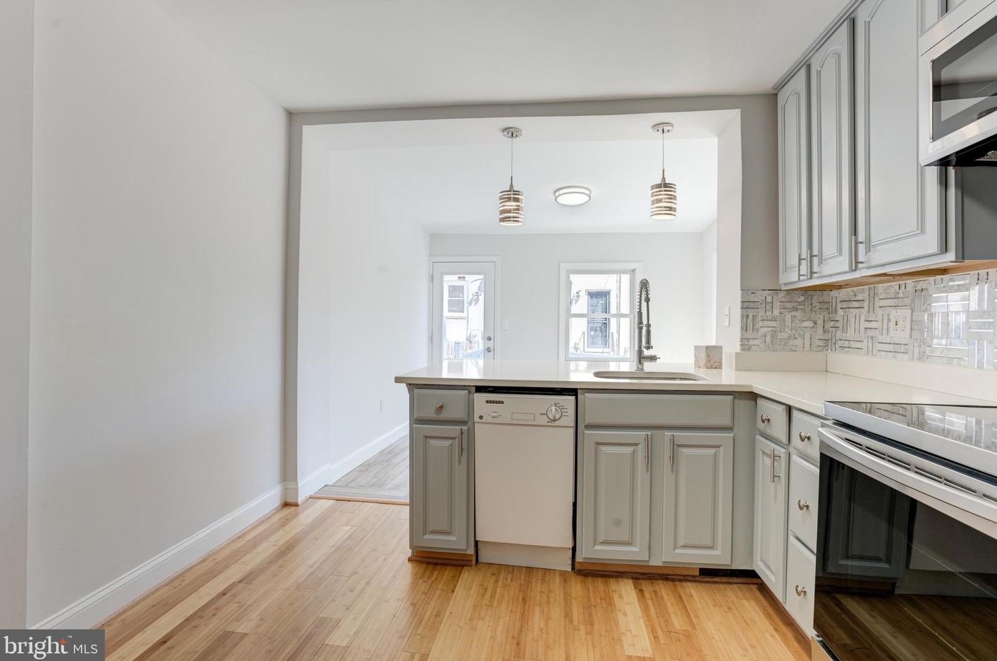 802 Mangold St, Baltimore MD  21230-2505 exterior