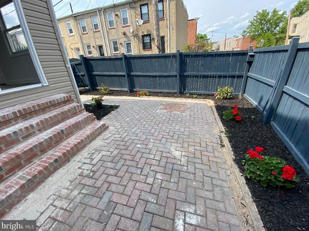 802 Mangold St, Baltimore MD  21230-2505 exterior