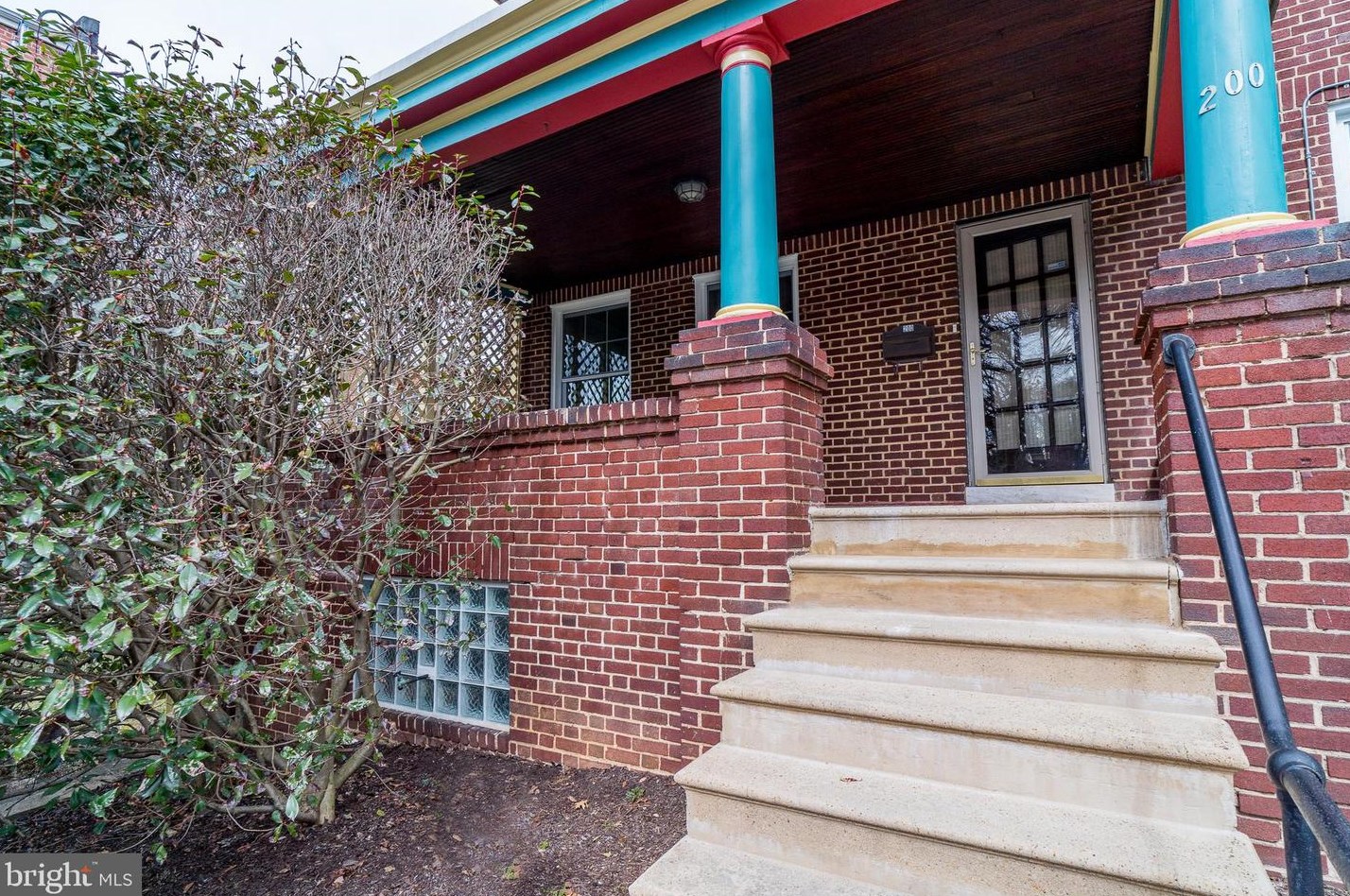 200 32nd St, Baltimore, MD 21218-3332
