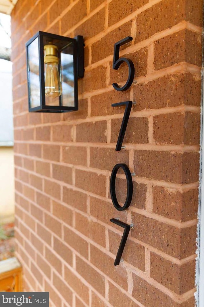 5707 Cross Country Blvd, Baltimore, MD 21209-4210