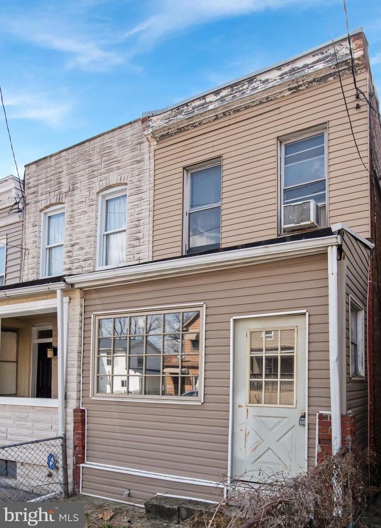 1946 Sponson St, Baltimore, MD 21230-1405