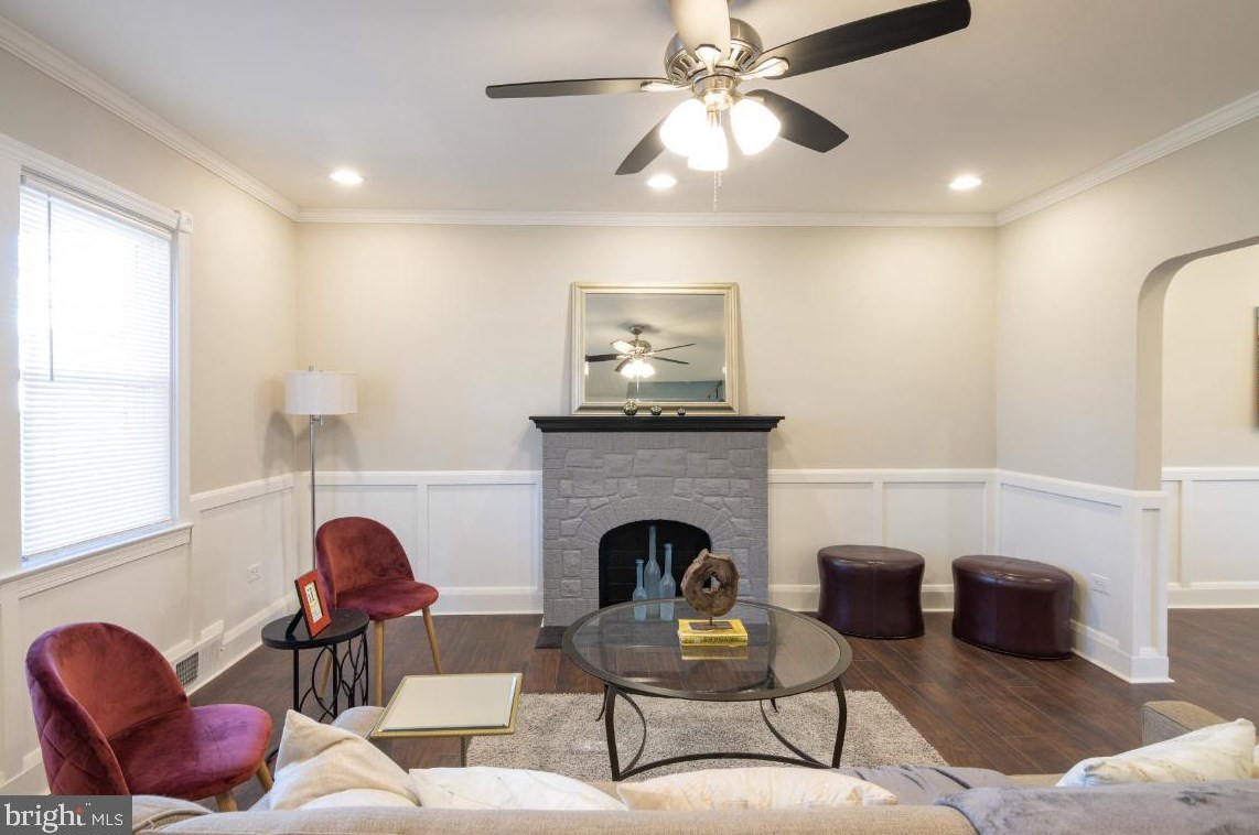 2107 Liberty Heights Ave, Baltimore, MD 21217-2027
