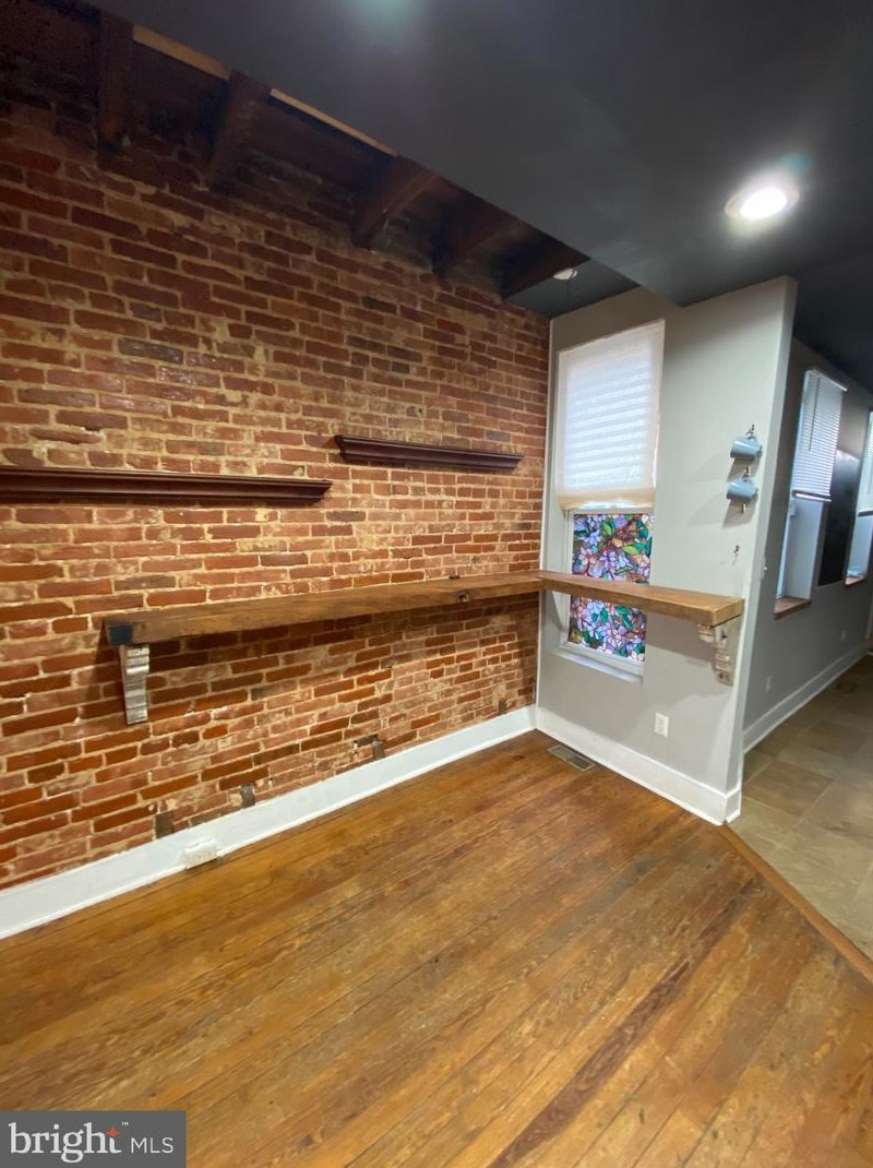 12 Gittings St, Baltimore, MD 21230-4235