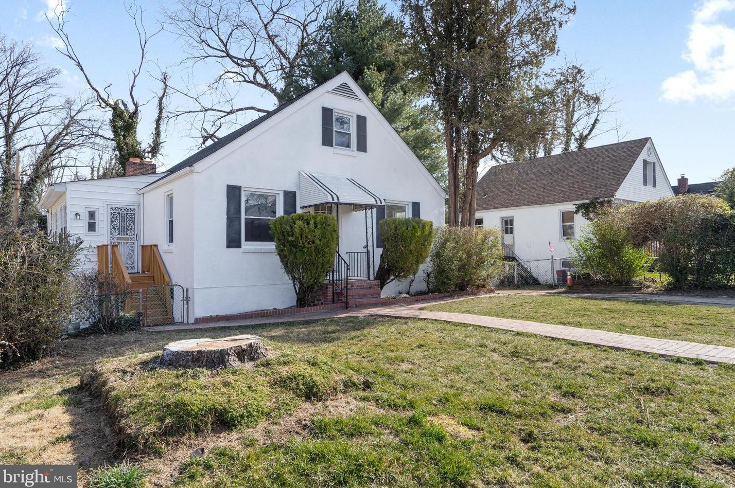 2104 Southern Ave, Baltimore, MD 21214-2448