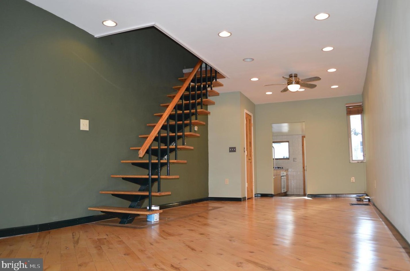 710 Montford Ave, Baltimore, MD 21224-3654