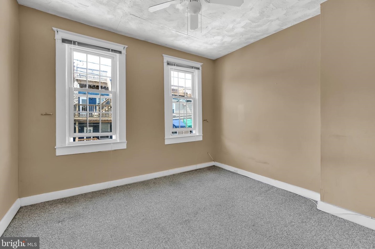 264 Robinson St, Baltimore MD  21224-4929 exterior