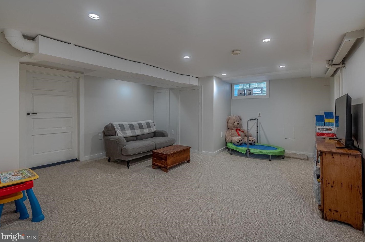 2211 Kentucky Ave, Baltimore MD 21213-1737 exterior