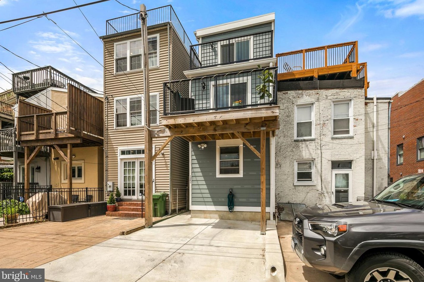 1241 Riverside Ave, Baltimore MD  21230-4334 exterior